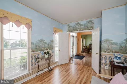 Entry Way - 3805 Devonshire Rd, Hampstead, MD 21074 photo 4 of 15