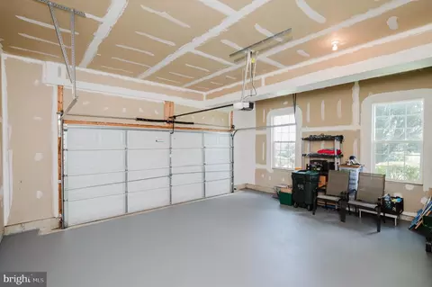 Entry Way - 3805 Devonshire Rd, Hampstead, MD 21074 photo 8 of 15