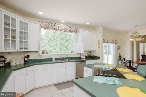 Kitchen - 3805 Devonshire Rd, Hampstead, MD 21074 photo 3 of 10