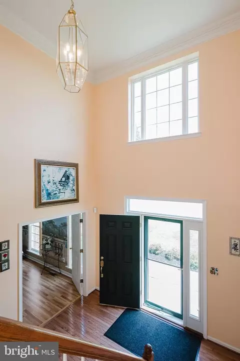 Entry Way - 3805 Devonshire Rd, Hampstead, MD 21074 photo 13 of 15
