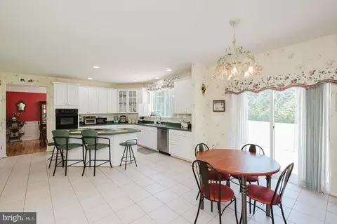 Kitchen - 3805 Devonshire Rd, Hampstead, MD 21074 photo 9 of 10