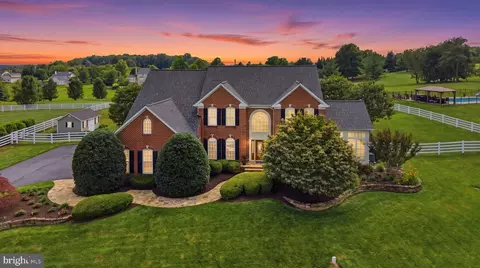 3082 Ballesteras Ct, Mount Airy, MD 21771