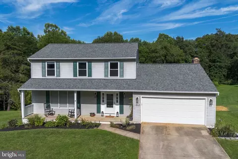1947 Gardenia St, Eldersburg, MD 21784