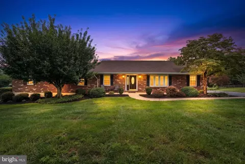 5201 Gate House Ct, Sykesville, MD 21784