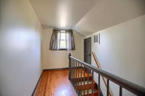 Entry Way - 151 Smith Ave, Westminster, MD 21157 photo 4 of 5