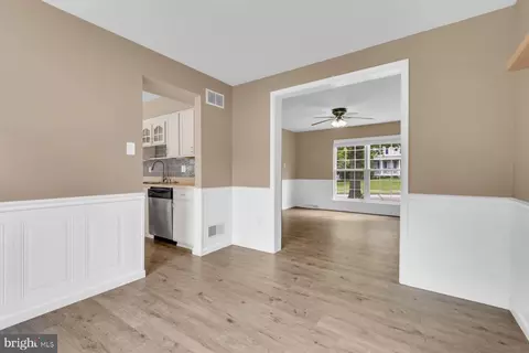 Entry Way - 1876 Upper Forde Ln, Hampstead, MD 21074 photo 2 of 9