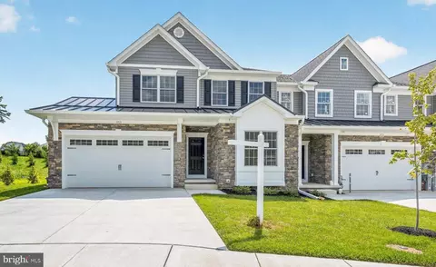 1715 Botanical Ct #8, Sykesville, MD 21784