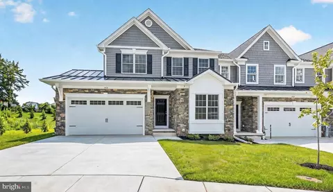 1715 Botanical Ct #8, Sykesville, MD 21784