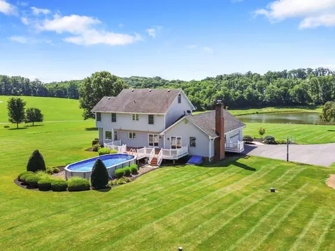 600 Turf Farm Dr, Sykesville, MD 21784