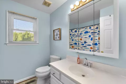Bath - 511 Marshall Dr, Westminster, MD 21157 photo 3 of 6