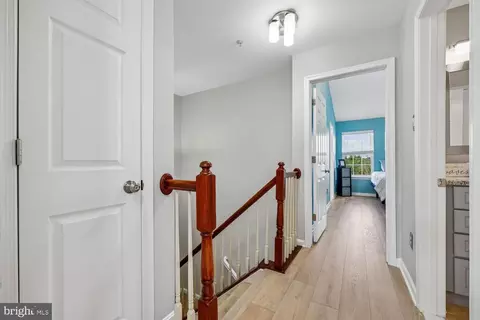 Entry Way - 1633 Pullman Ct, Mount Airy, MD 21771 photo 6 of 10