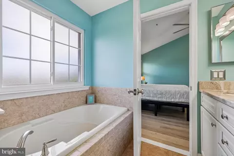 Bath - 1633 Pullman Ct, Mount Airy, MD 21771 photo 1 of 4
