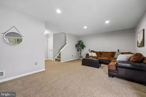 Living - 1633 Pullman Ct, Mount Airy, MD 21771 photo 2 of 3