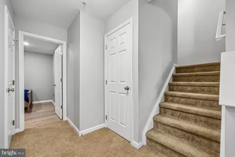 Entry Way - 1633 Pullman Ct, Mount Airy, MD 21771 photo 9 of 10