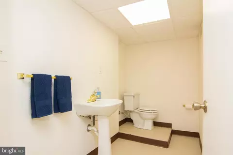 Bath - 528 Willow Ave, Westminster, MD 21157 photo 2 of 3