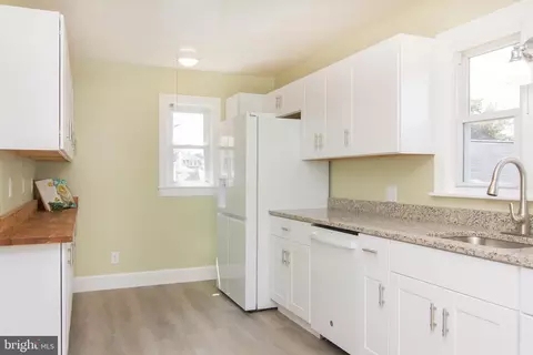 Entry Way - 528 Willow Ave, Westminster, MD 21157 photo 2 of 6