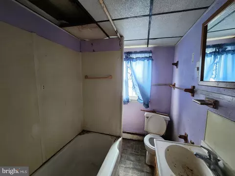 Bath - 112 E Broadway St, Union Bridge, MD 21791 photo 2 of 2