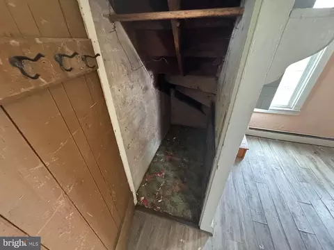 Entry Way - 112 E Broadway St, Union Bridge, MD 21791 photo 8 of 21