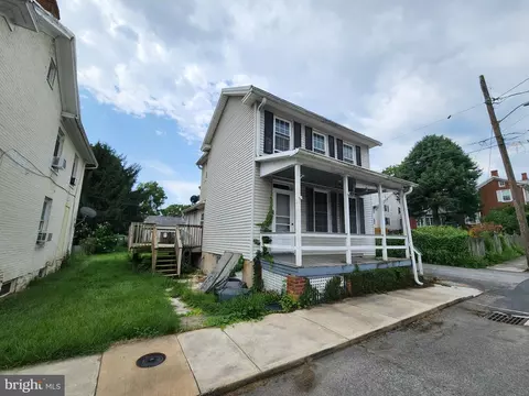 Exterior - 112 E Broadway St, Union Bridge, MD 21791 photo 4 of 10