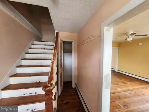 Entry Way - 112 E Broadway St, Union Bridge, MD 21791 photo 1 of 21