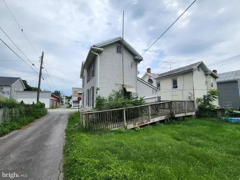 Exterior - 112 E Broadway St, Union Bridge, MD 21791 photo 5 of 10