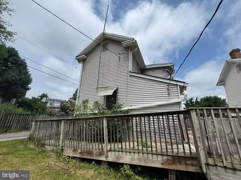 Exterior - 112 E Broadway St, Union Bridge, MD 21791 photo 6 of 10