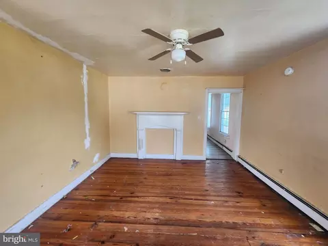 Living - 112 E Broadway St, Union Bridge, MD 21791 photo 2 of 5