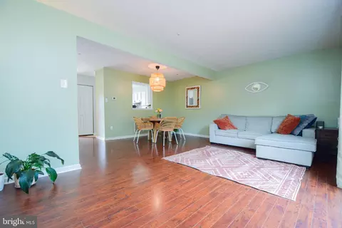 Living - 4624 Marksman Ct, Hampstead, MD 21074 photo 2 of 3