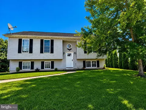 163 Grand Dr, Taneytown, MD 21787