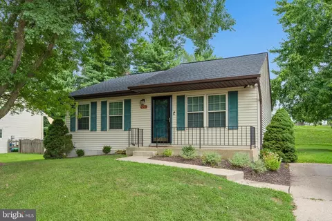 223 Stacy Lee Dr, Westminster, MD 21158