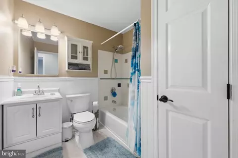 Bath - 820 Wilda Dr, Westminster, MD 21157 photo 2 of 4