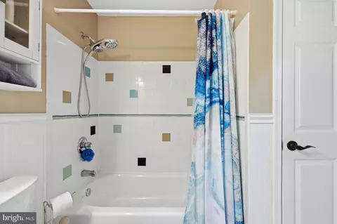 Bath - 820 Wilda Dr, Westminster, MD 21157 photo 3 of 4