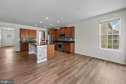 Entry Way - 682 Stonegate Rd, Westminster, MD 21157 photo 3 of 7