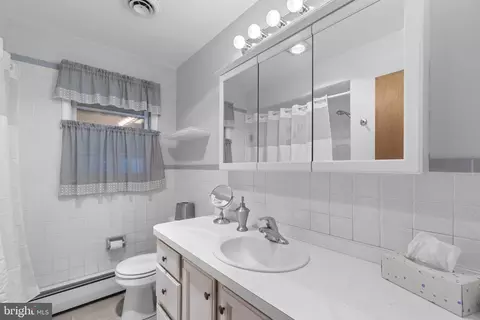 Bath - 724 William Ave, Westminster, MD 21157 photo 1 of 4