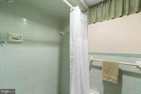 Bath - 724 William Ave, Westminster, MD 21157 photo 4 of 4