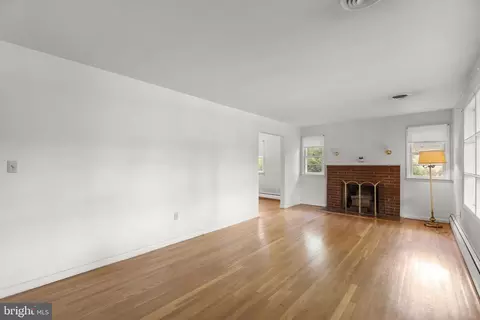 Living - 724 William Ave, Westminster, MD 21157 photo 2 of 2