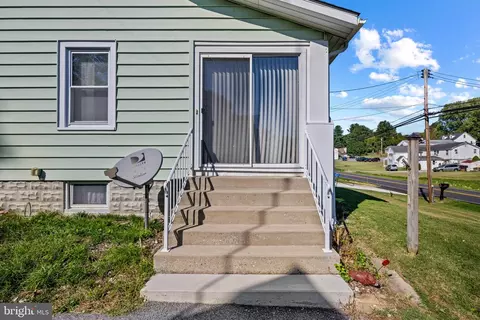 Exterior - 150 Bond St, Westminster, MD 21157 photo 2 of 9