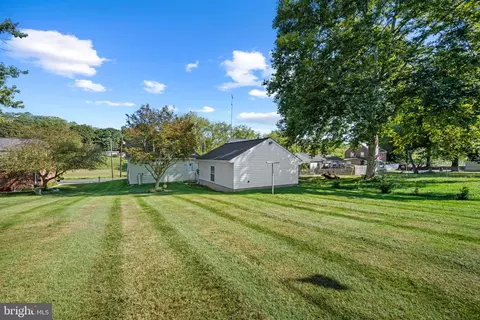 Exterior - 150 Bond St, Westminster, MD 21157 photo 8 of 9
