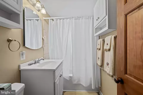 Bath - 150 Bond St, Westminster, MD 21157 photo 1 of 1