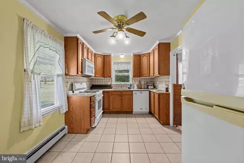 Kitchen - 150 Bond St, Westminster, MD 21157 photo 1 of 4