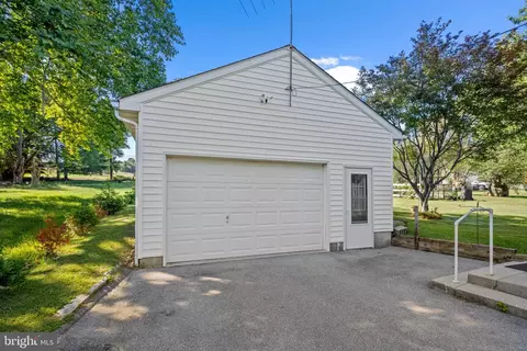 Exterior - 150 Bond St, Westminster, MD 21157 photo 5 of 9