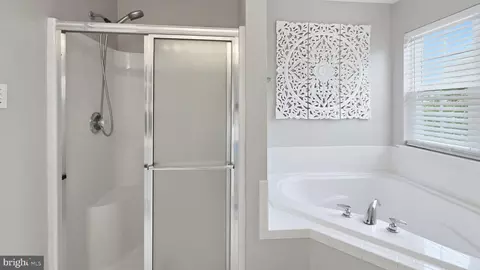 Bath - 1776 Upper Forde Ln, Hampstead, MD 21074 photo 2 of 2