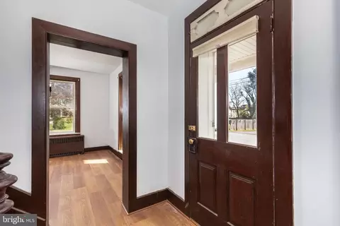 Entry Way - 4 S Whyte St, Union Bridge, MD 21791 photo 3 of 15