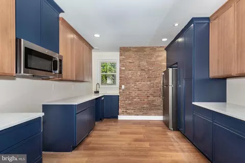 Entry Way - 4 S Whyte St, Union Bridge, MD 21791 photo 5 of 15
