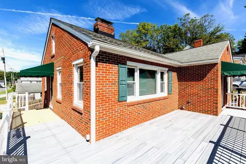 Exterior - 428 Maple Ave, Westminster, MD 21157 photo 6 of 9