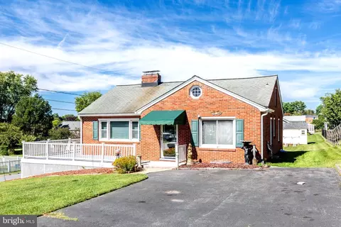 Exterior - 428 Maple Ave, Westminster, MD 21157 photo 8 of 9