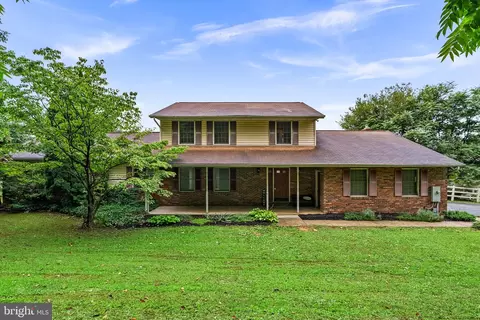 3050 Hooper Rd, New Windsor, MD 21776