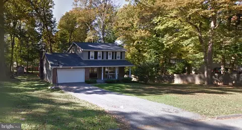 5806 Victor Dr, Sykesville, MD 21784