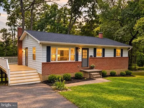 1512 Carriage Hill Dr, Westminster, MD 21157
