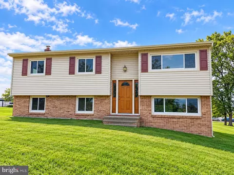 516 E Baltimore St, Taneytown, MD 21787